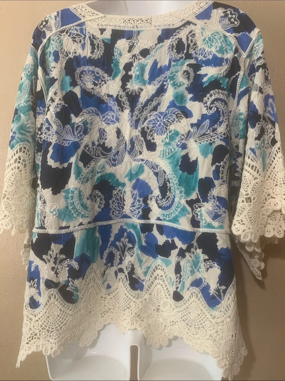 Democracy size M Blue & White Floral Crochet-Trim Tunic
